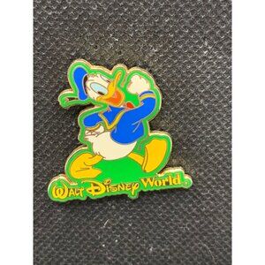 2002 Vtg Walt Disney World WDW Donald Duck Disney trading Pin badge